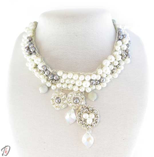 White diva ogrlica/necklace